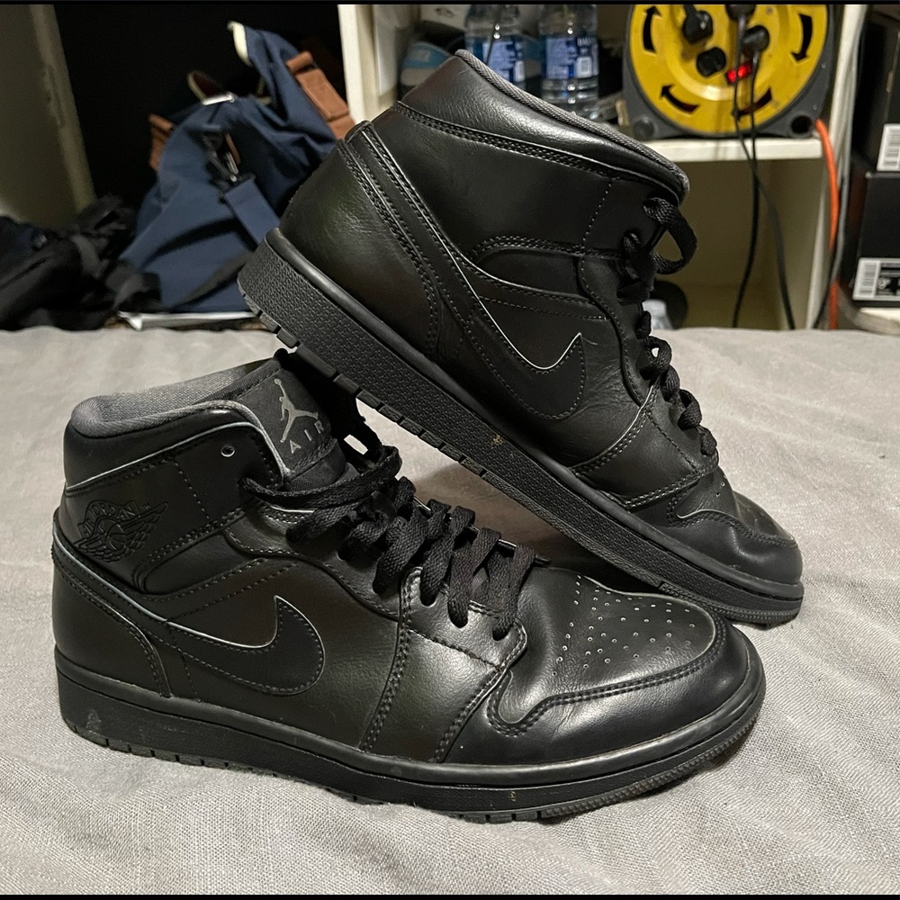 Air Jordan 1 ‘Mid’ black